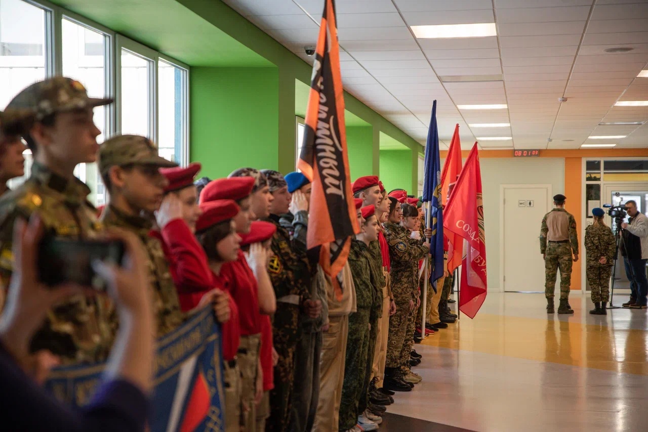 В Курске прошли военно-спортивные соревнования «Равняемся на храбрых»